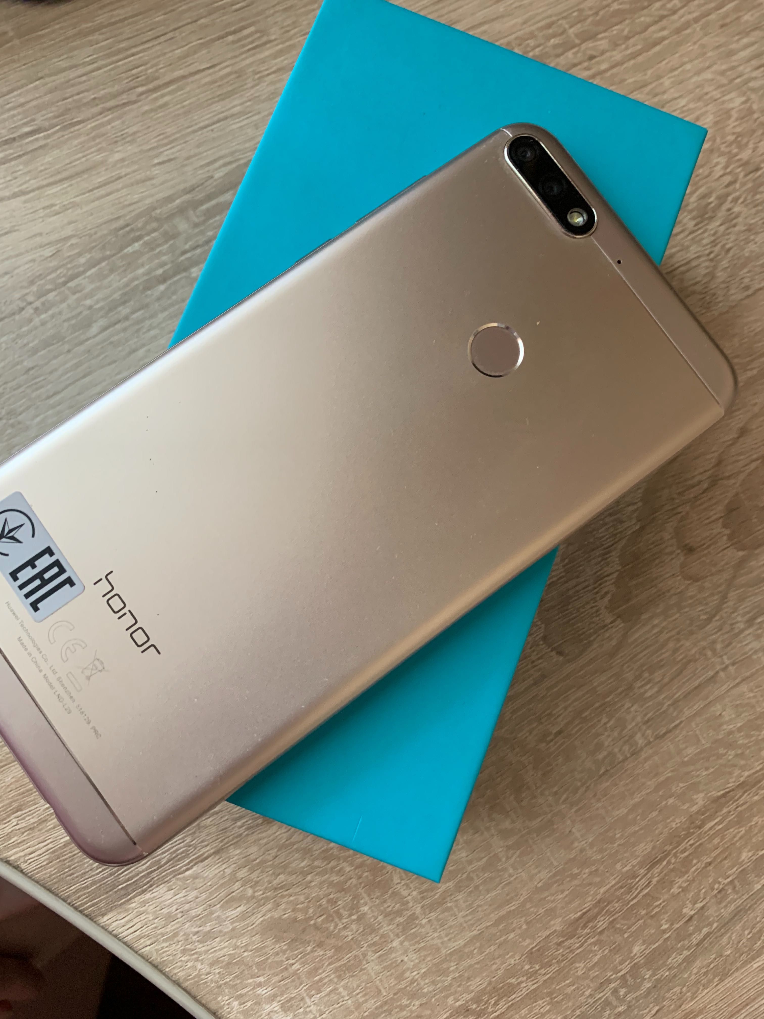 Смартфон Honor 7c pro