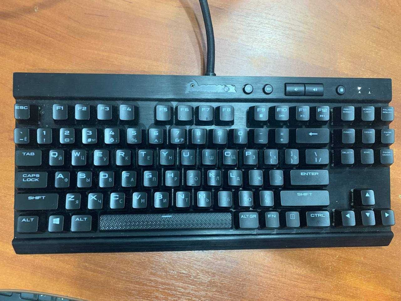 Игровая Клавиатура Corsair K65 RGB Cherry MX Red за 3000 грн.