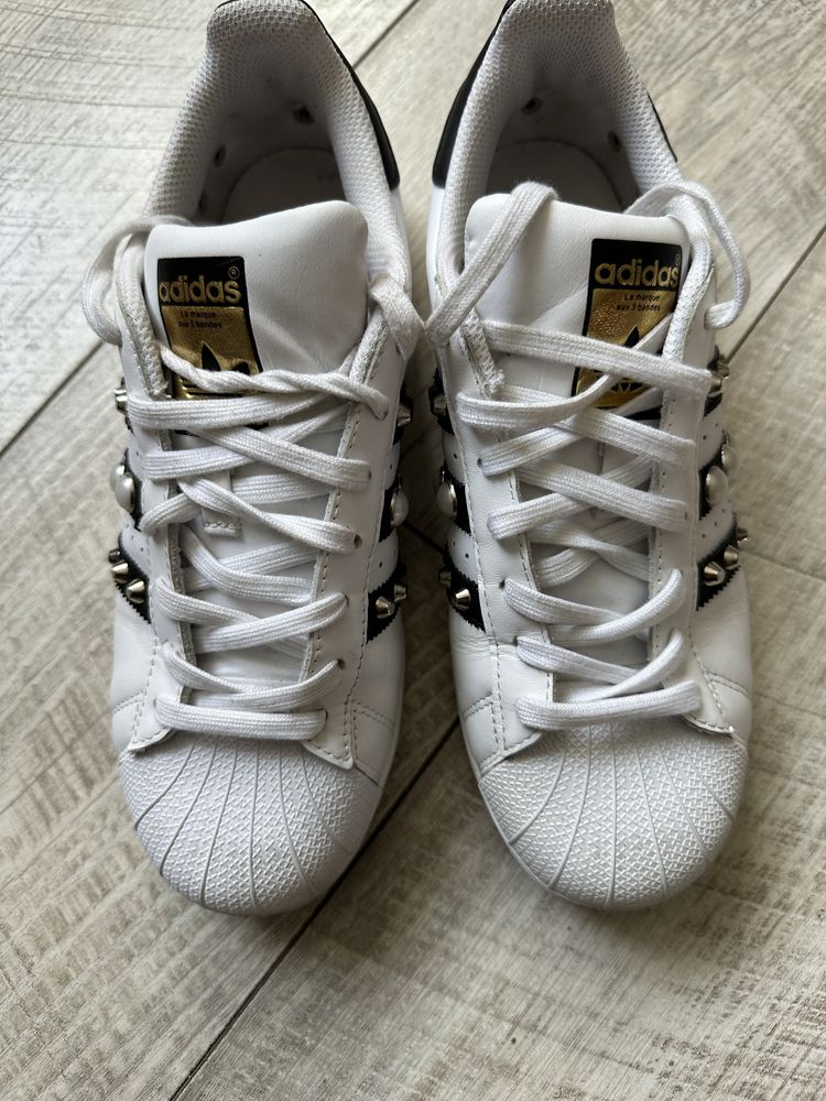 Adidas Superstar ( 40 p ) 26 cm