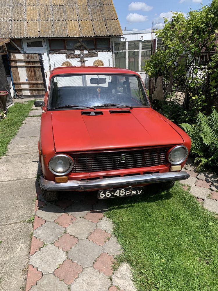 Автомобіль ВАЗ 21011