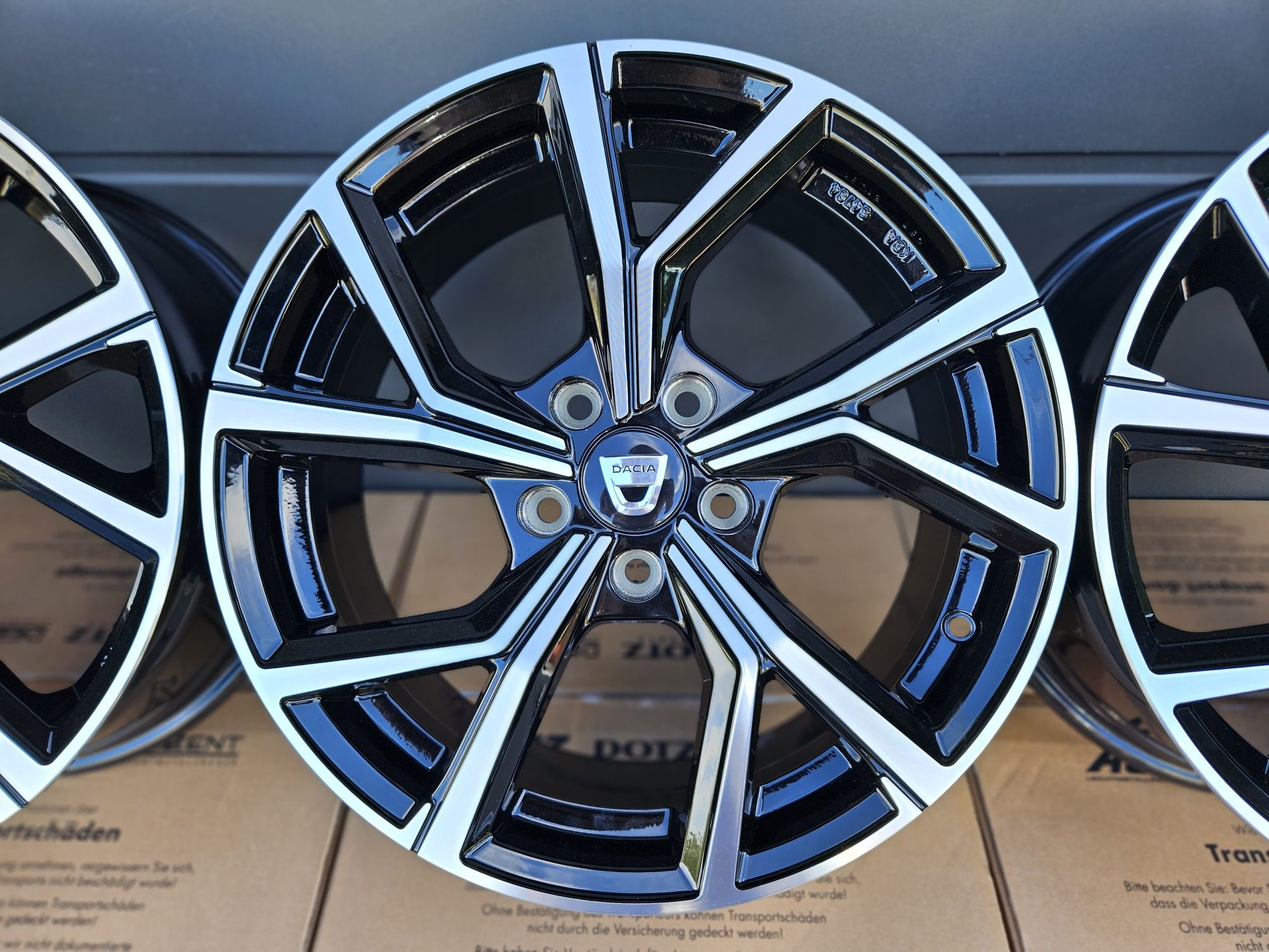 Dacia Duster 16 " Nowe Felgi 5x114,3 Czarne Alufelgi Daster
