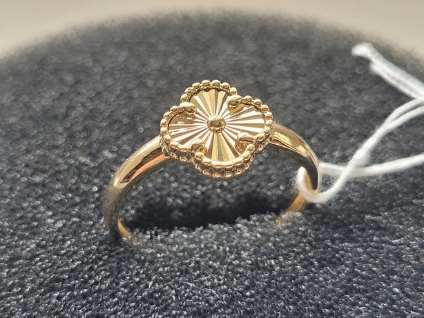 Nowy złoty pierścionek, złoto próby 585, rozmiar 15 Waga 1.93