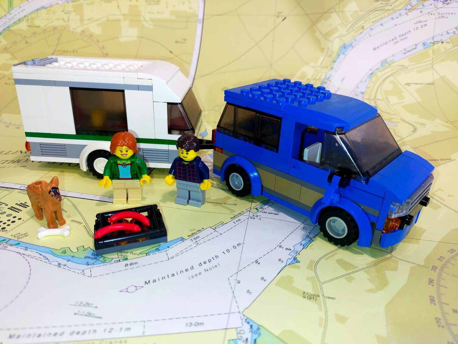 LEGO City 60117 Van z przyczepą campingową