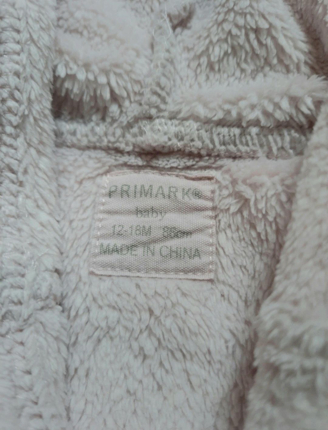Pudrowo różowy dziewczęcy szlafrok, marka Primark, rozmiar 86 12-18 M