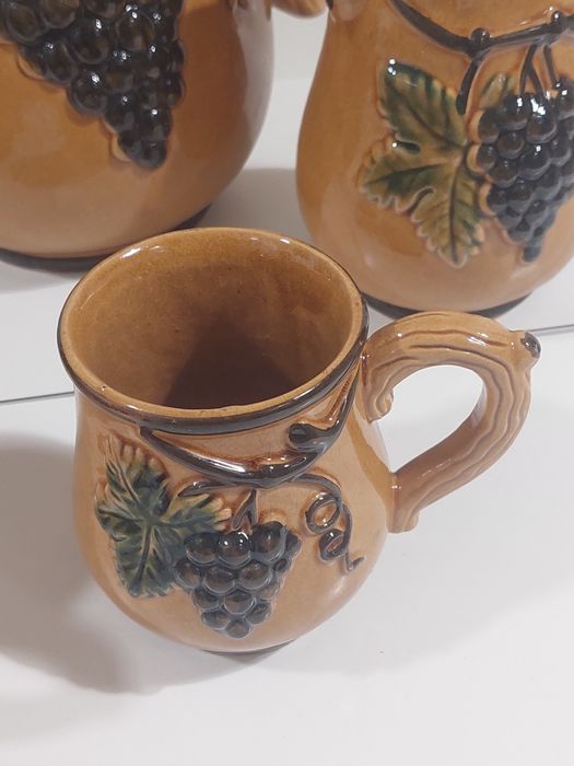 Jarros e 10 canecas de beber