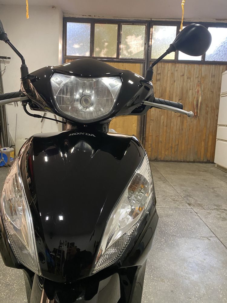 Скутер Honda dio 110