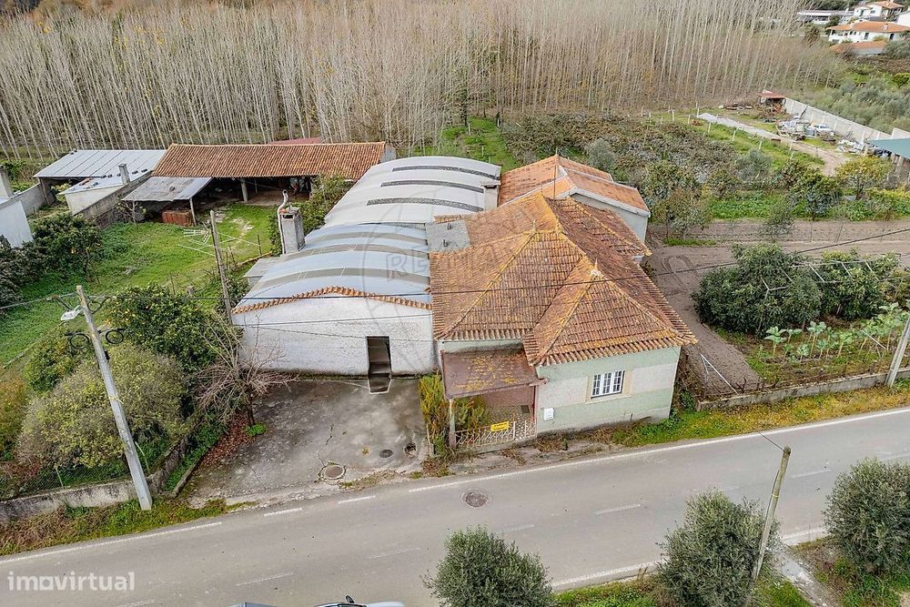 Moradia T4 para venda