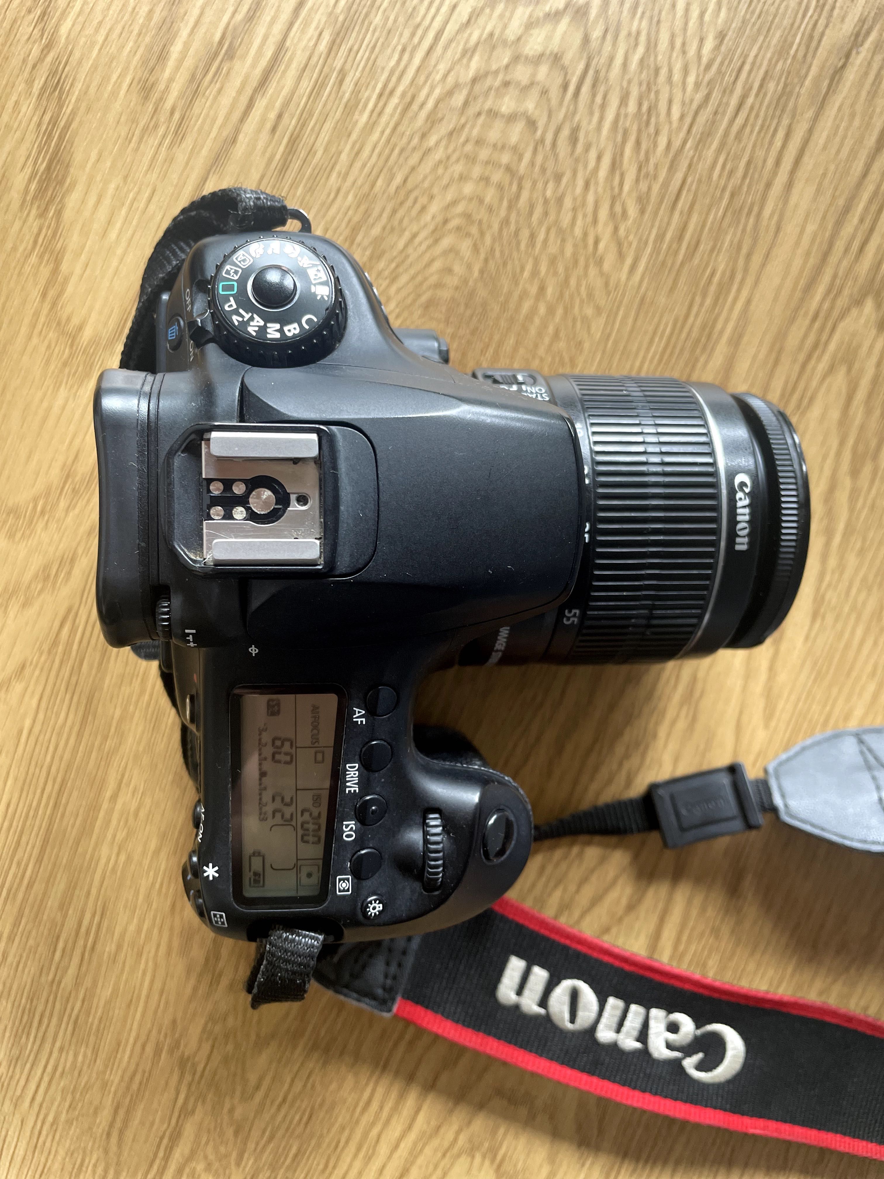 Canon EOS 60D z obiektywem FE 18mm–50 mm, f.3.5–5.6