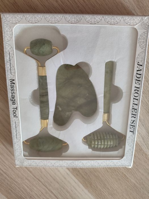 Conjunto de pedras para massagem facial (roller e Gua Sha)