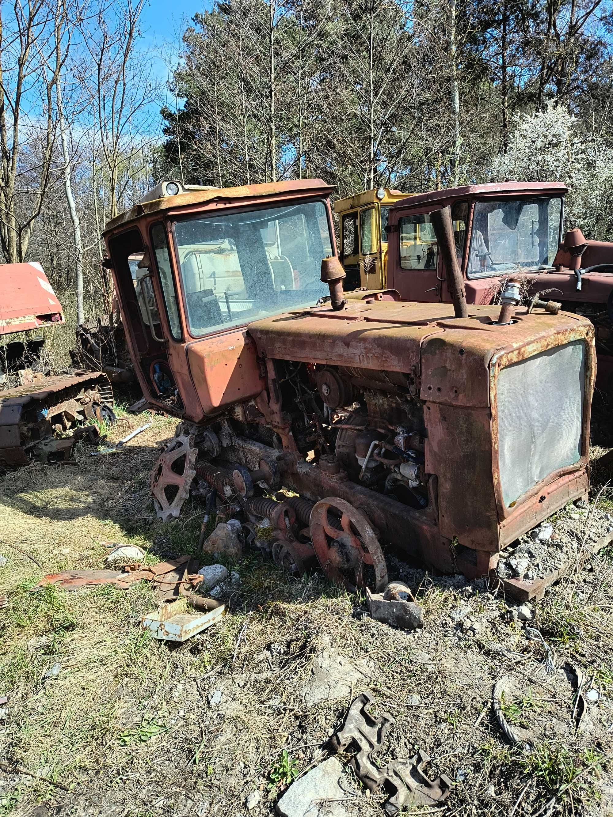 Sprzedam DT 75 na części