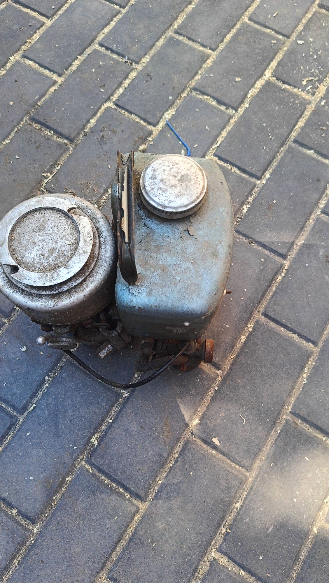 Zabytkowy silnik spalinowy nixe