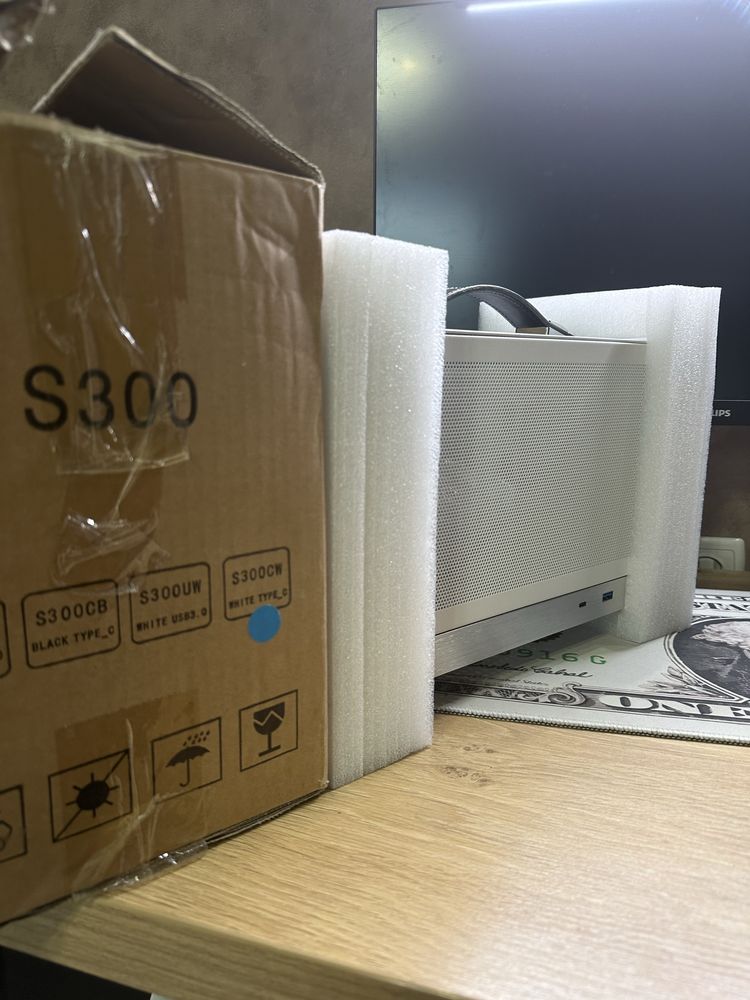 Суперкомпактний ПК-корпус MINI ITX CASE S300