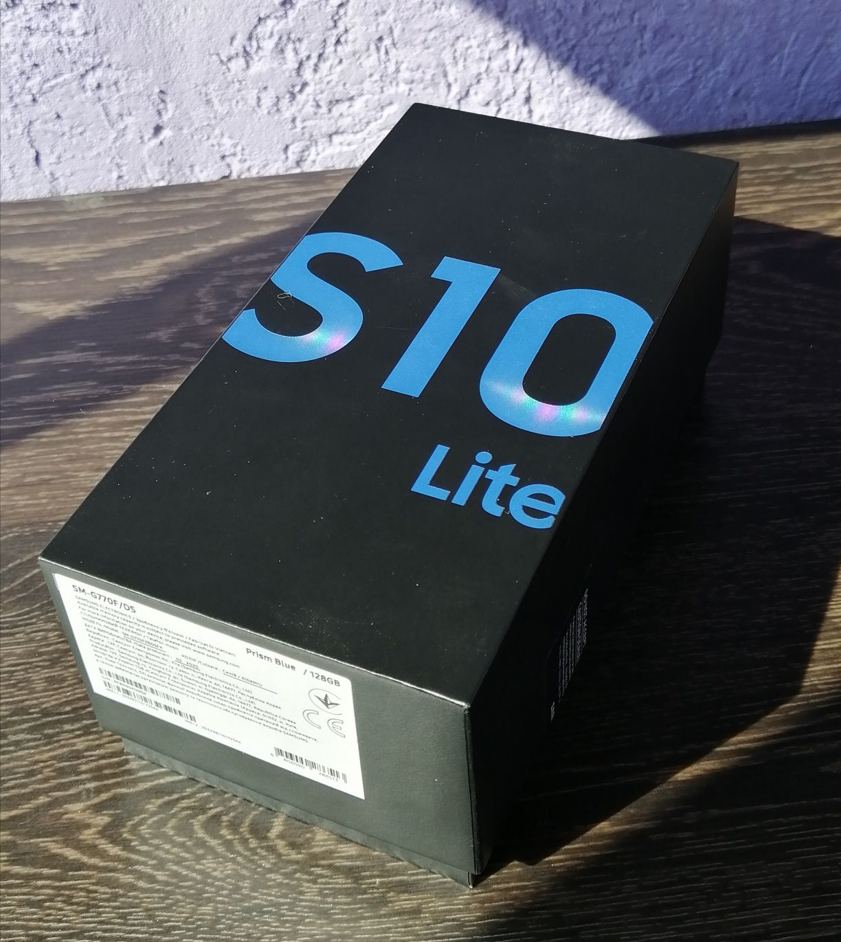 Телефон Samsung S10 Life SM-G770FZBGSEK
