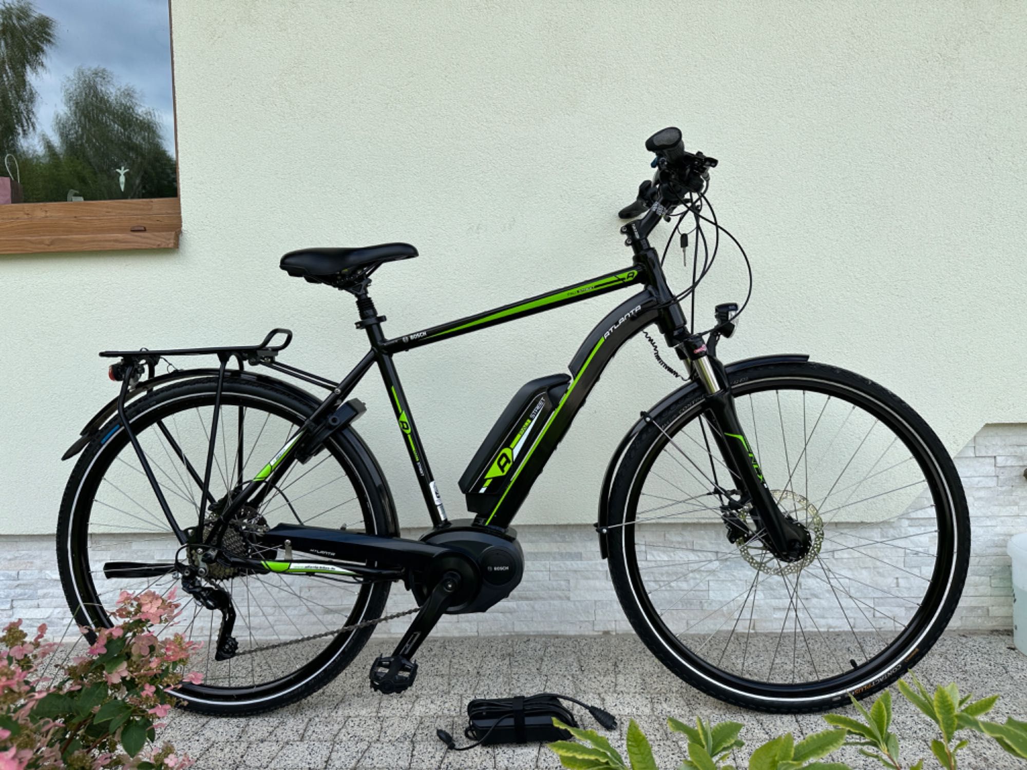 Rower ATLANTA - wsp elektryczne Bosch, koła 28, 2x amor, Deore XT 1x10
