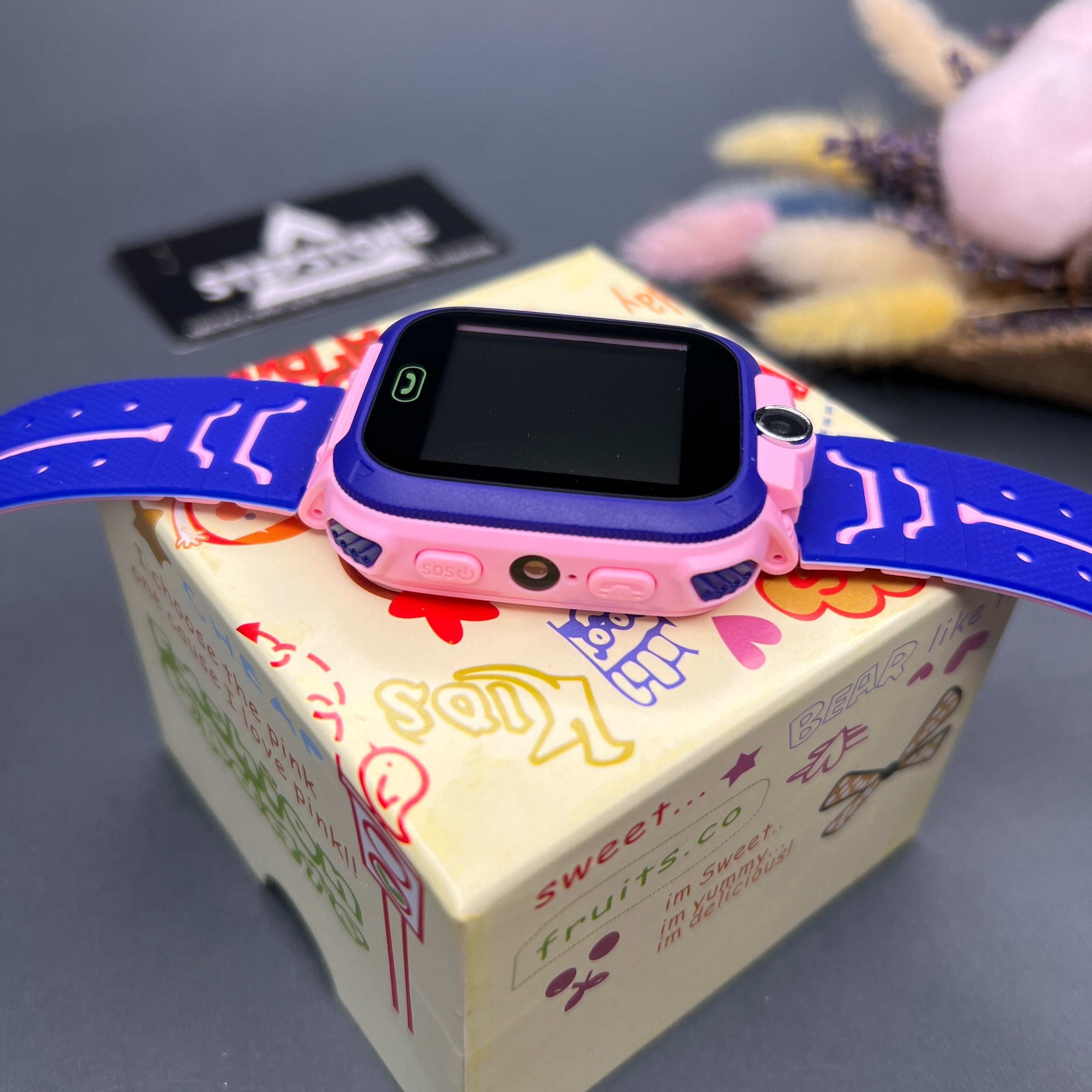 Детские смарт-часы с GPS-трекером SIM-картой кнопкой SOS камерой