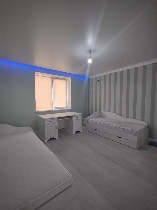 Продам 2-х ком квартиру на Сахарова  в кирпичном  доме