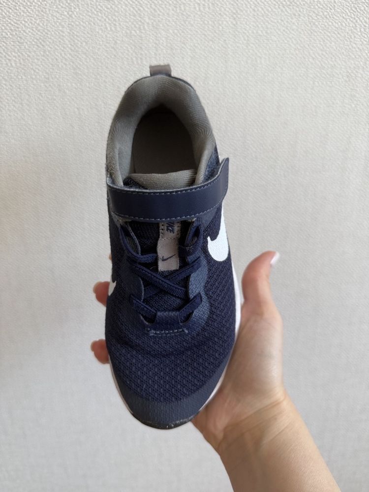 Кросівки Nike оригінал, розмір 29,5 по устілці 18 см