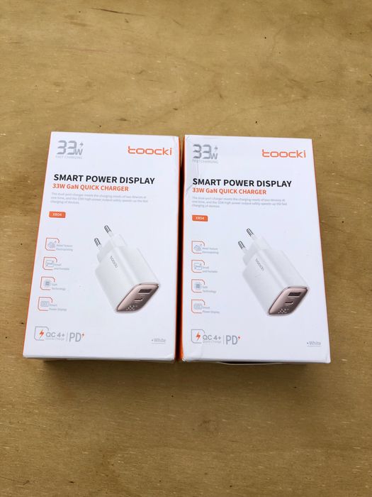 Зарядний пристрій Toocki 33W GaN. Білий з Дисплеем. Нова