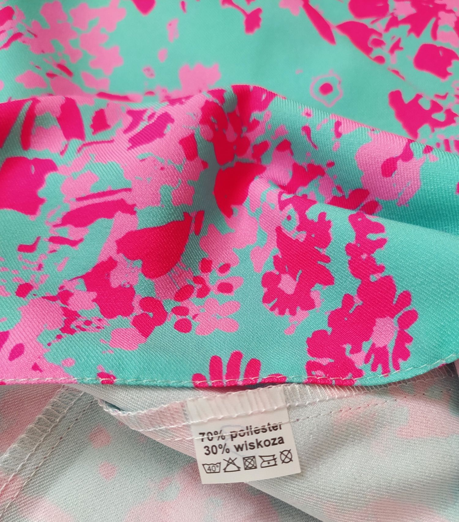 Elegancka bluzka w kwiaty print wzór 36/38 Purpura bez rękawa