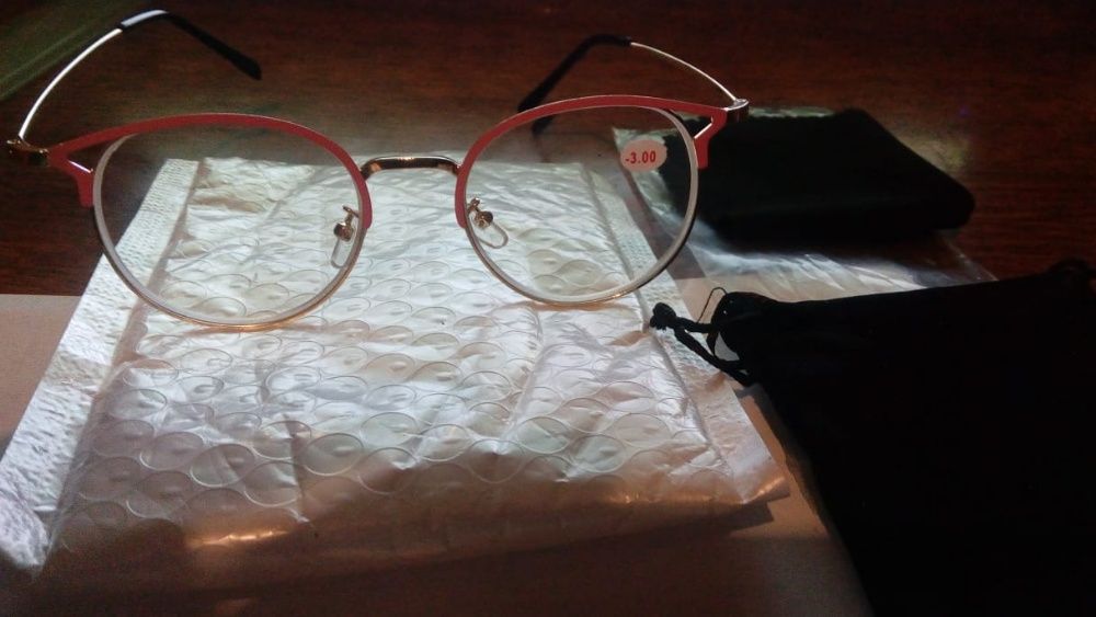 очки женские ( - 3.00) новые.