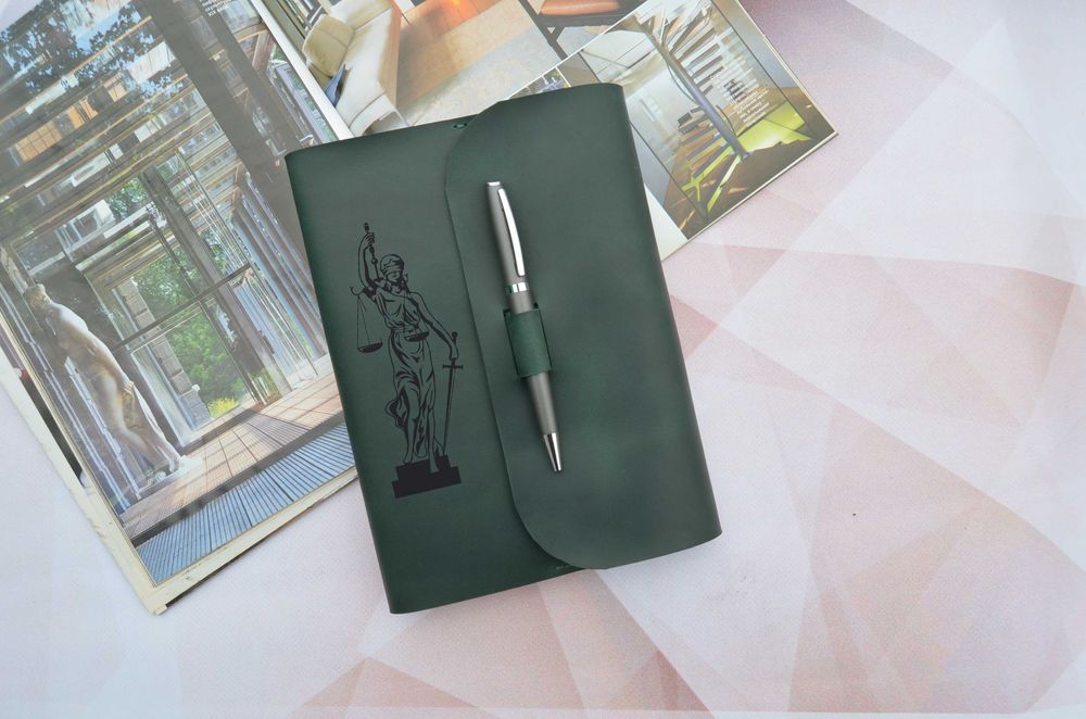 Кожаный блокнот с именной гравировкой. Шкіряний щоденник А5 з гравіюва