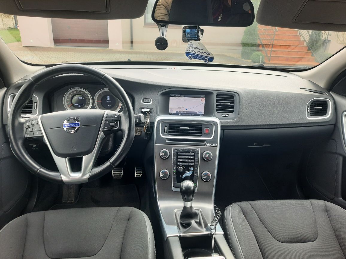 Volvo s60 2.0d klima navi alu hak