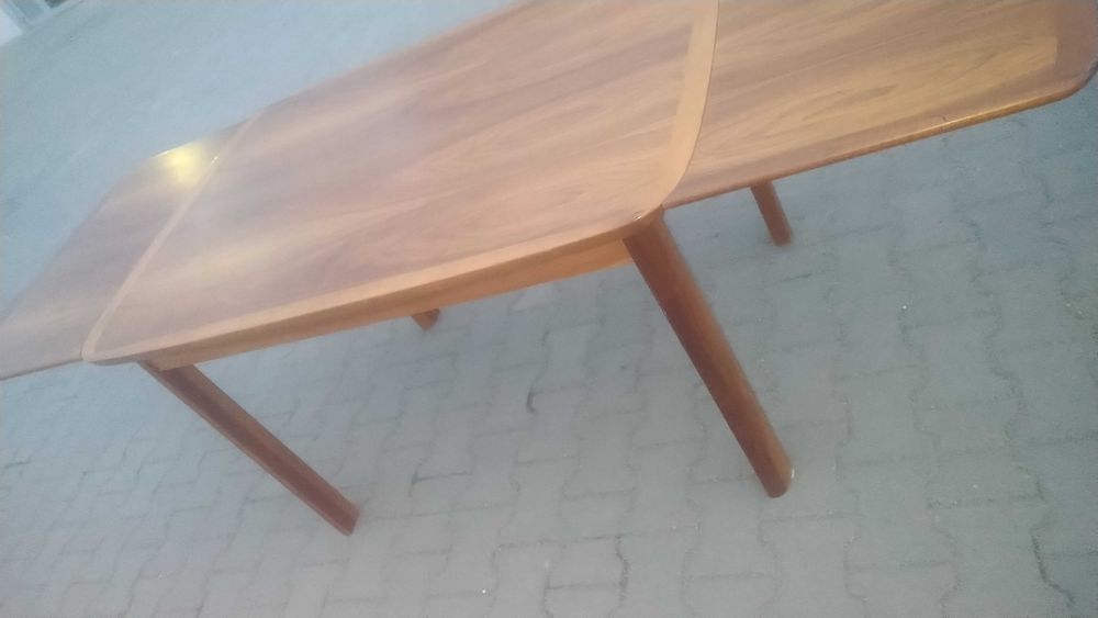 Ciekawy stół z epoki modernizmu, drewno palisander