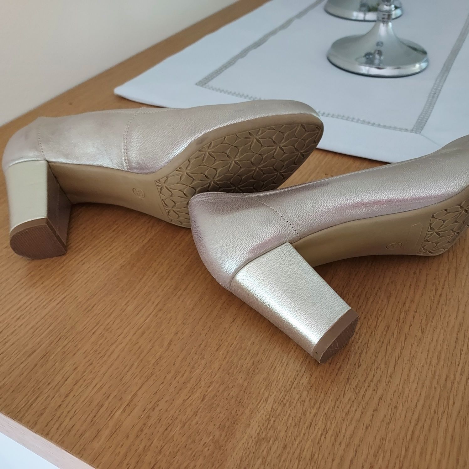 buty ze skóry 38 firmy GINO FABIANI nowe