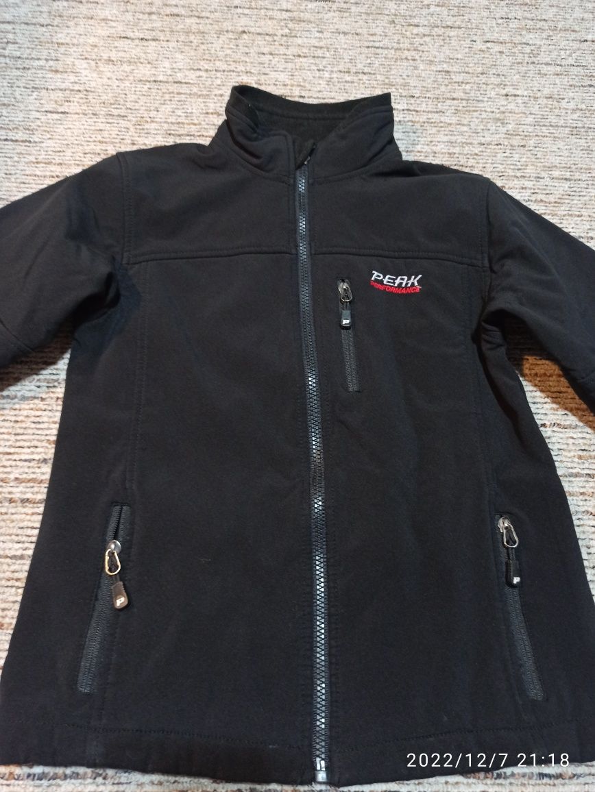Czarna kurtka wiosenna jesienna bluza softshell dla chłopca 122
