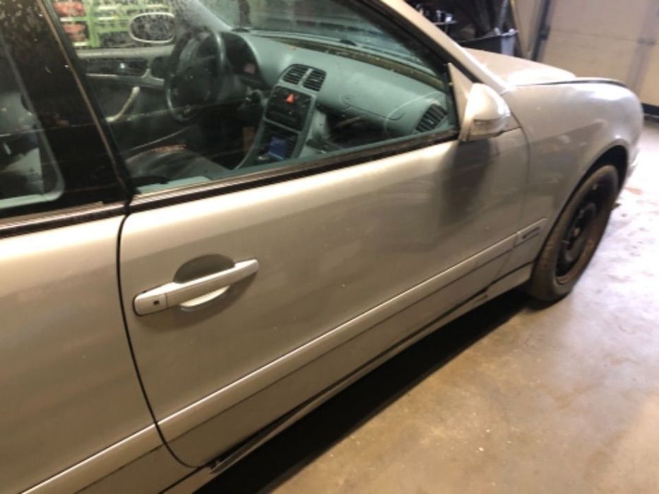 Drzwi prawe mercedes clk w208