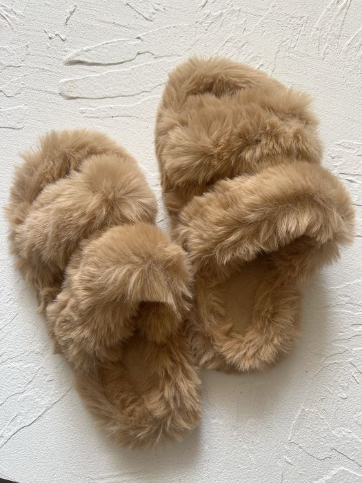 Жіночі волохаті домашні тапочки