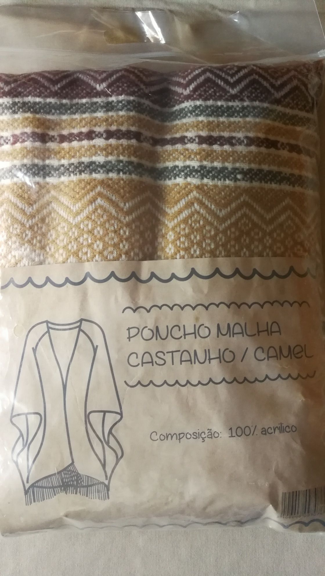 A ESTREAR Poncho Malha Camel e castanho