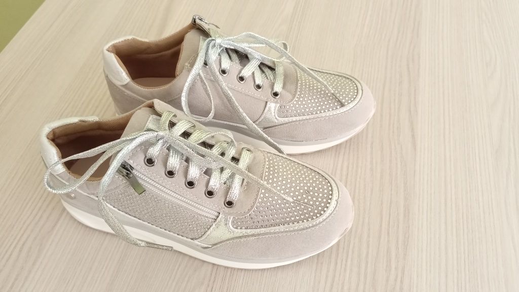 Buty sportowe rozm. 39, adidasy, srebrne, beżowe, krysztalki, lekkie