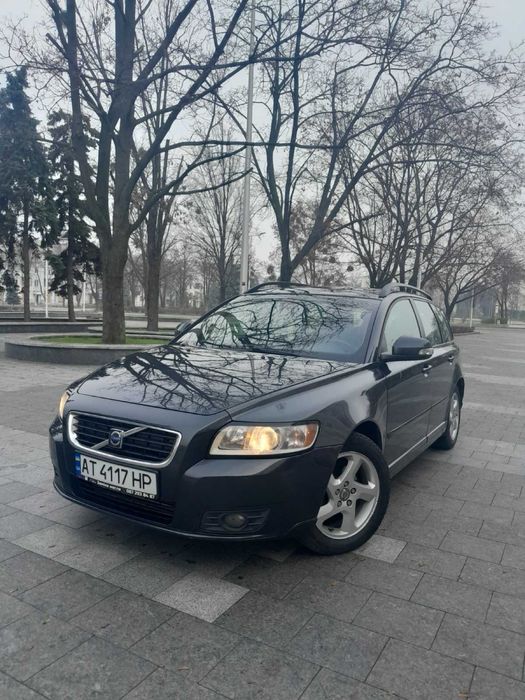 Volvo v50 в идеальном состоянии