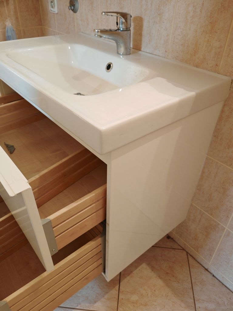 Szafka łazienkowa Ikea plus umywalka 82 cm