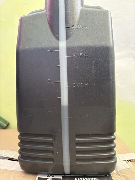 Продам мастило автомобільне motul 5w-30 2,2 л