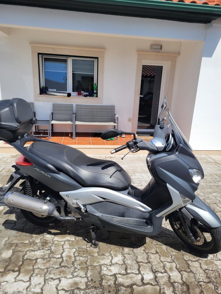 Yamaha X-max 125