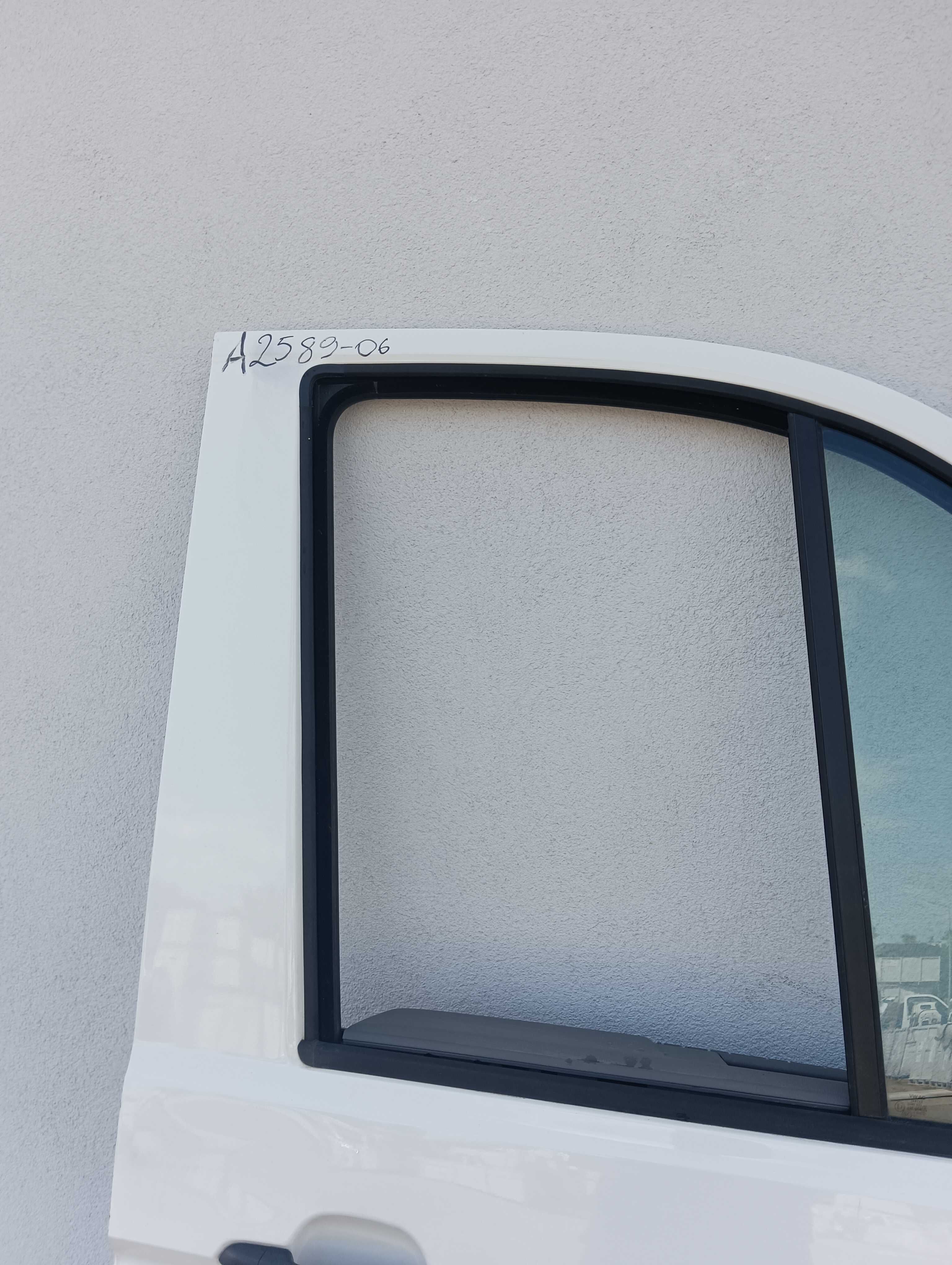Drzwi Przednie Prawe VW CRAFTER II 2017 MAN TGE białe A2589-06