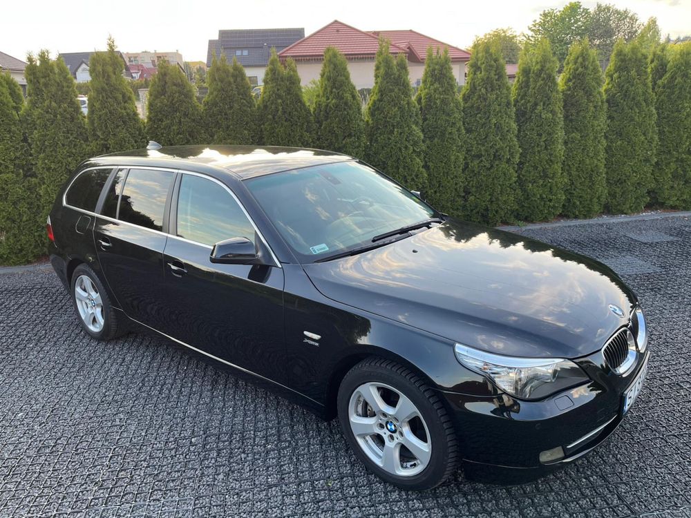 BMW E60 Seria 5 530xd 2010 touring 270KM czarna bardzo duży serwis