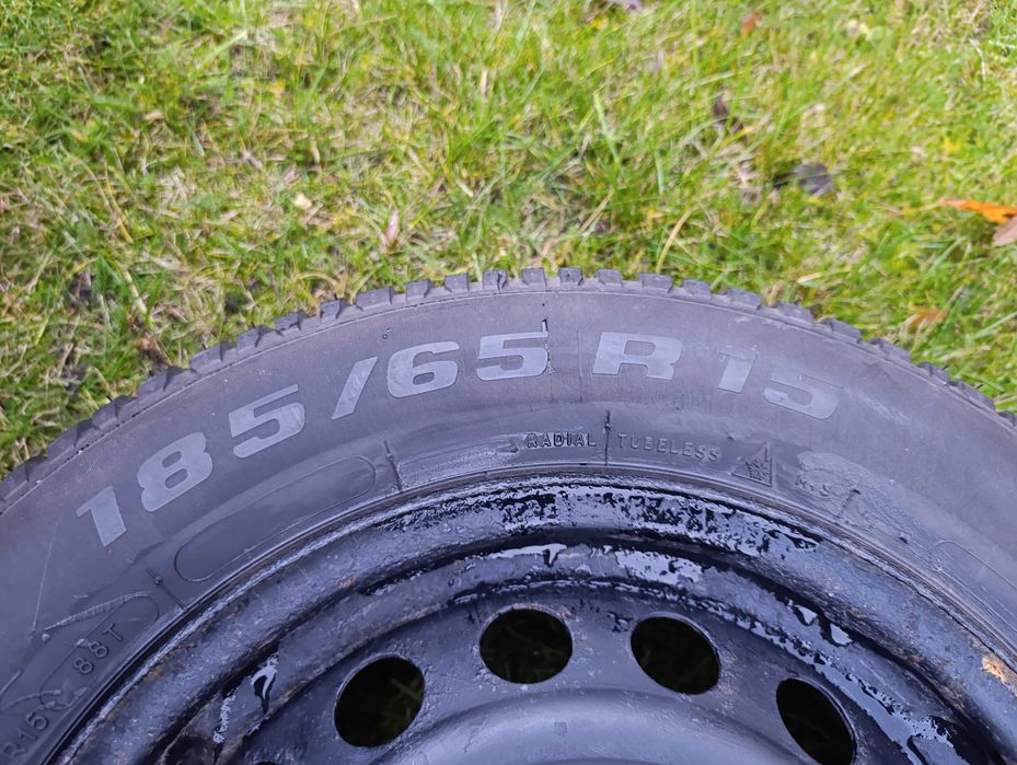 Sprzedam komplet kół zimowych na felgach stal. 185/65 R15 BFGoodrich