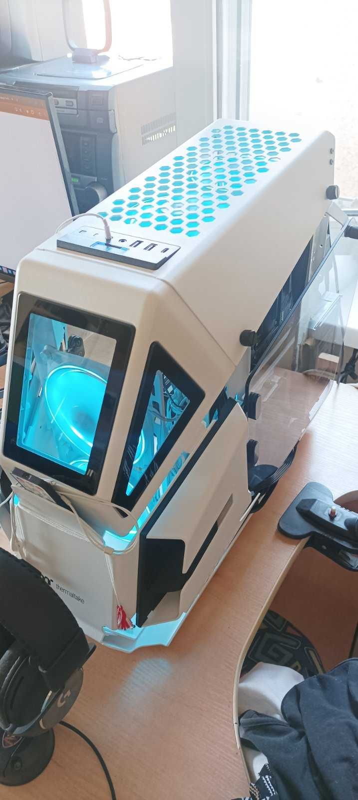 Корпус Thermaltake AH T200 +4 GAMEMAX ARGB 120мм+Хаб з пультом Б\У