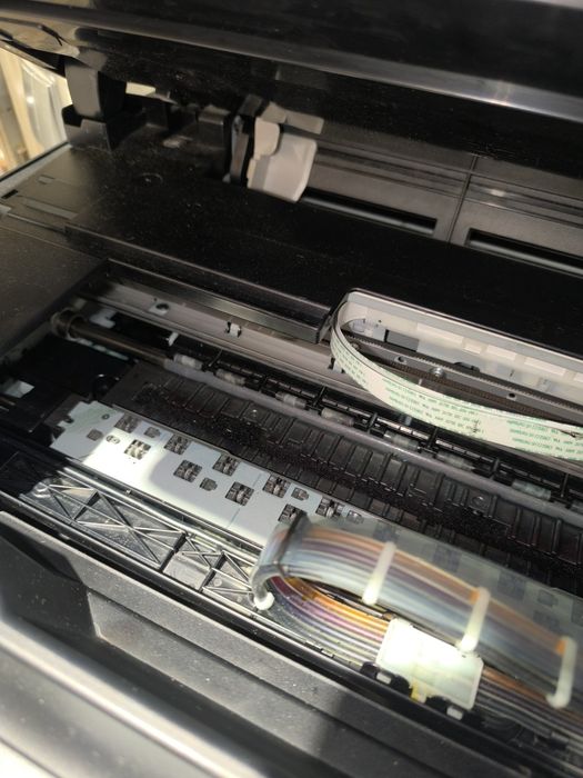 Продам новий принтер Canon G2400 кольоровий зі сканером, заправлений