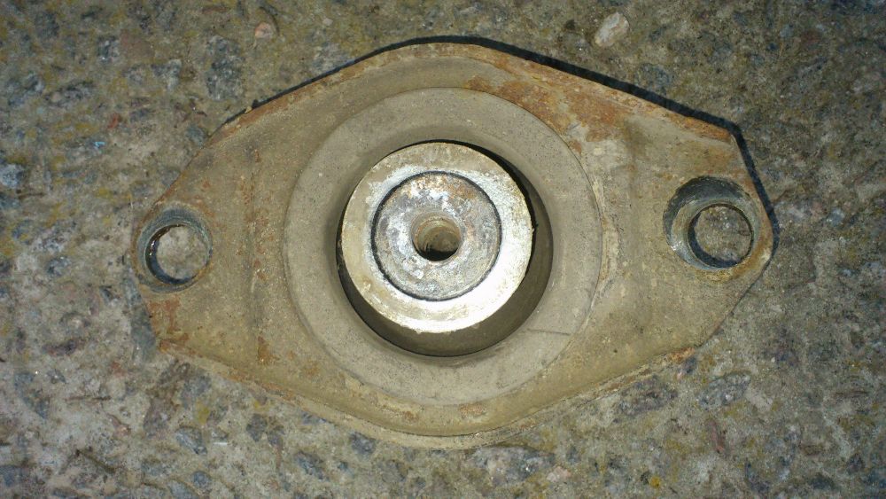 Центральная подушка двигателя Lancia Dedra Fiat Tipo Tempra