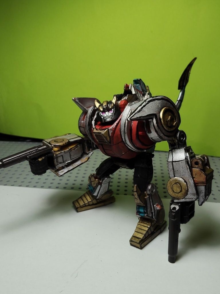 Transformers earthspark deluxe class jawbreaker CUSTOM- G1 comic style