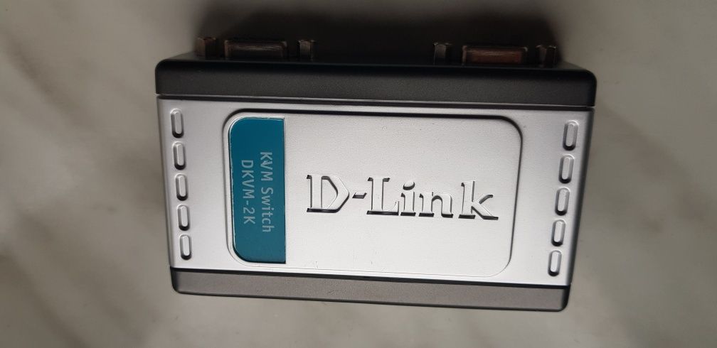 2 Monitor D-LINK DKVM-2k