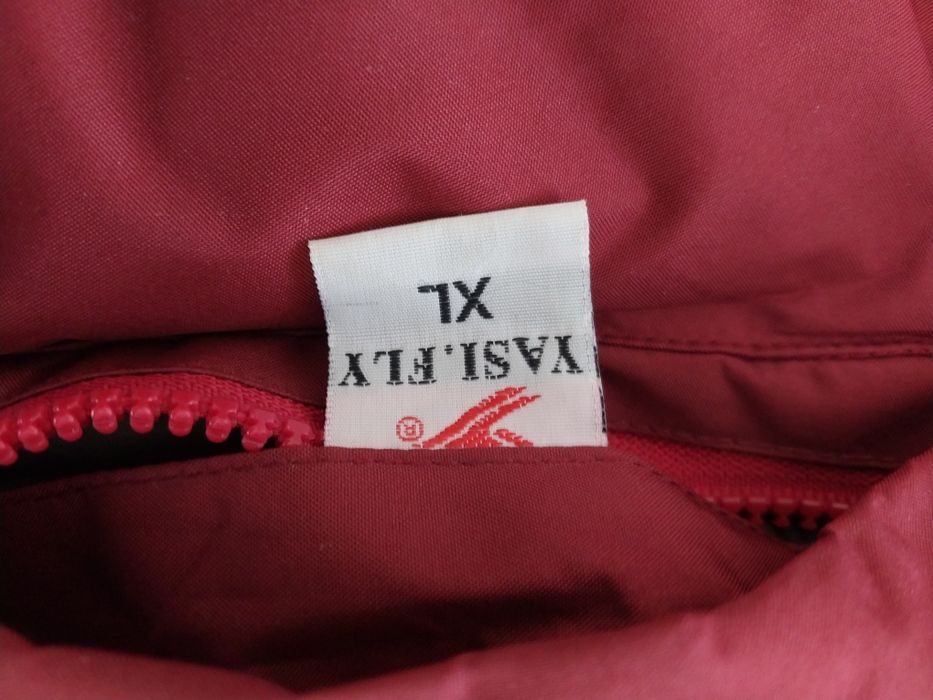 Зимова куртка чоловіча