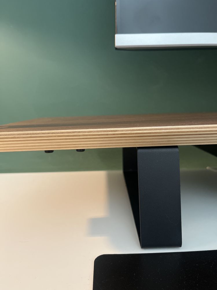 Parteleira de monitor escritorio