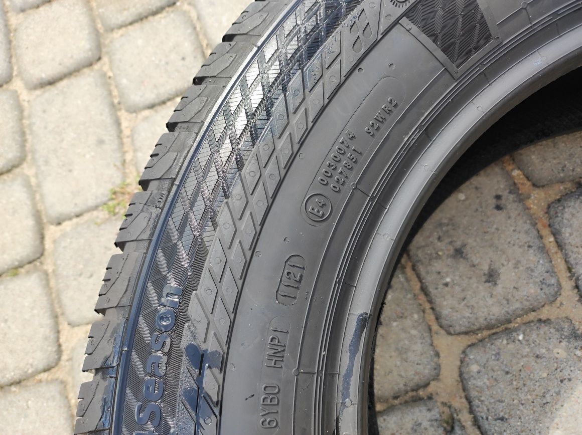 235.65.16c dwie opony Continental VanContact4season