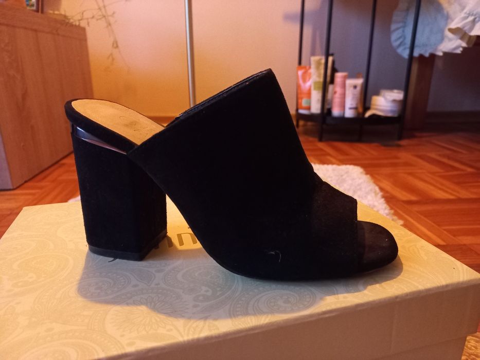 Eleganckie klapki rozmiar 35