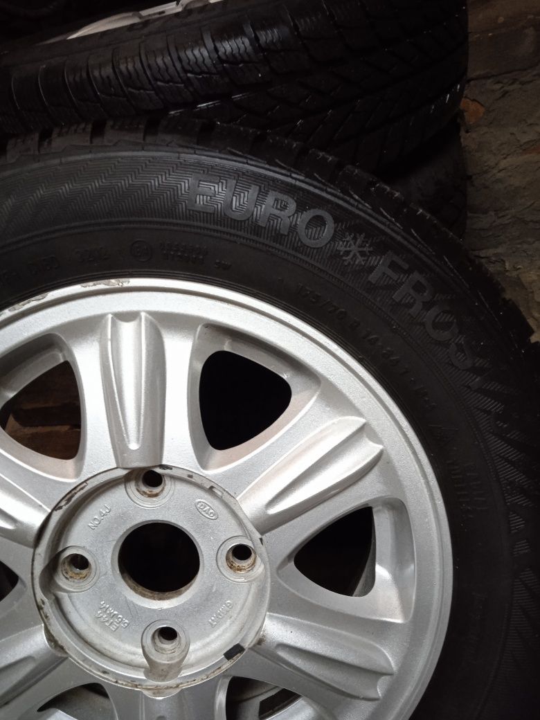Продам колёса в сборе Gislaved Evro frost 5 175/70/14r зима